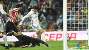 Un gol de Morata en el minuto 83 del partido sofoca un incendio y devuelve el liderato al Real Madrid