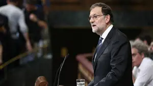 Rajoy, en el debate de investidura: ofrece pactos de Estado en pensiones, educación, diálogo social, financiación y corrupción