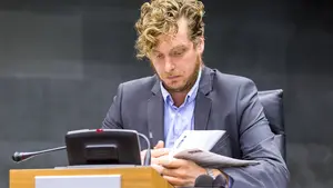 La obsesión de Bildu en Navarra: la sombra de la anexión al País Vasco vuelve a sobrevolar en el Parlamento