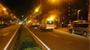 Ingresado grave en la UCI un chico de 14 años que saltó a la carretera y fue atropellado por una villavesa en Pamplona