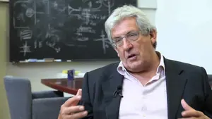 El premiado con la Medalla de Oro habla de "su admirada presidenta" y sitúa su lugar de origen, Roncal, en el País Vasco