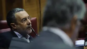 Laparra apuesta por reducir la jornada y el salario de los navarros para complementarlo con prestaciones sociales