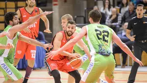 El Basket Navarra cae en la prórroga y encaja la cuarta derrota consecutiva en la pista abulense del Óbila