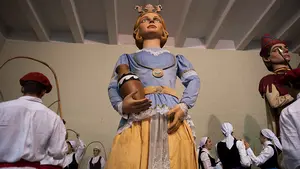 Así han danzado los gigantes del Casco Antiguo de Pampona para celebrar su 15 cumpleaños