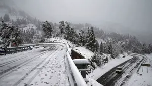 La nieve obliga a cerrar los puertos de Larrau y Belagua y se necesitan cadenas en ocho carreteras navarras