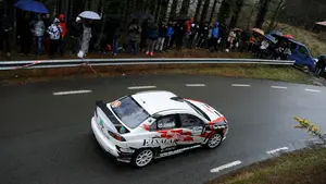 El piloto de Fitero Aitor Lozano (Peugeot 206 Xs) consigue, en pilotos, el título Navarro de asfalto 