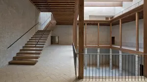 Un rodaje internacional llega a Pamplona: la serie de Amazon '3Caminos' se rueda en el Condestable