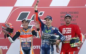 El español Jorge Lorenzo domina de principio a fin la categoría de Moto GP en el circuito Ricardo Tormo