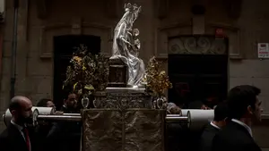 Doce Vírgenes de toda Navarra se dan cita en una multitudinaria procesión por las calles de Pamplona