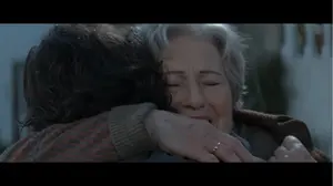 El nuevo anuncio de la Lotería de Navidad vuelve a emocionar: Carmina piensa que le ha tocado el 'Gordo'