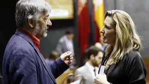Trifulca parlamentaria: Koldo Martínez quiere que el PP desaparezca y Beltrán le recrimina "su cara más perversa y sanguinaria"