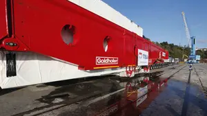 Dudas en Navarra por el súper camión: pasará el fin de semana en Guipúzcoa hasta ver si las carreteras forales aguantan su peso