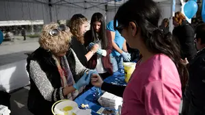 Una fiesta en la plaza del Castillo conciencia sobre la salud ocular en las personas con diabetes
