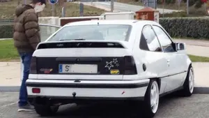 Nueva quedada de 80 coches para carreras ilegales en Pamplona: pillan a un conductor bajo los efectos de cocaína y opiáceos 