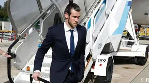 La expedición del Real Madrid ha aterrizado este mediodía en el aeropuerto de Lisboa, para medirse al Sporting