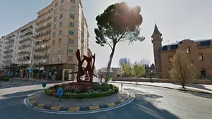 Alumnos y profesores salvan en Burlada a una joven de la agresión de su ex pareja tras sacarla a la fuerza de clase