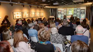 Gran expectación en El Corte Inglés de Pamplona en la firma y presentación del nuevo libro de Dolores Redondo