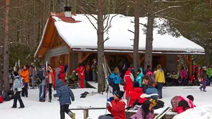 Este domingo comienza oficialmente la temporada de esquí en Navarra con el intercambio de varas y bastones en Belagua