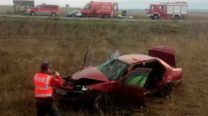 Herido de gravedad un hombre de 77 años en un aparatoso accidente por una salida de vía en Caparroso