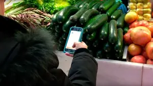 Así puedes pagar la compra con el móvil en el Mercado de santo Domingo de Pamplona