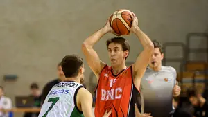 Segunda derrota consecutiva del Basket Navarra, que pierde su ventaja en los &uacute;ltimos minutos ante el Hospitalet