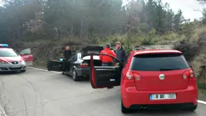 Continúan las carreras ilegales de coches en Navarra: dos jóvenes detenidos en Iso que grabaron su 'hazaña' con una cámara GoPro