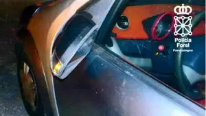 Detenida una francesa de 18 años por romper la nariz y arremeter contra un coche en una discoteca en Dantxarinea