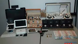 La detención del padre de Nadia: intenta huir de un control con 1.450 euros, una pistola de fogueo y varios cartuchos de rifle en el coche