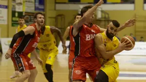 El Basket Navarra sigue en racha: Obtiene la tercera victoria consecutiva en la pista del Xuven Cambados