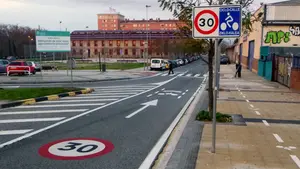 Las bicis se bajan de la acera en Pamplona: así tendrán que actuar ciclistas, peatones y conductores con la nueva normativa