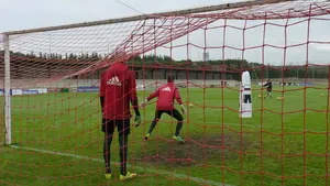 Entrenamiento de los porteros de Osasuna en las instalaciones de Tajonar