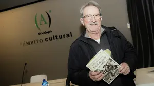 El libro En el requeté de Olite, de Mikel Arzumendi, presentado en Ámbito Cultural de El Corte Inglés de Pamplona