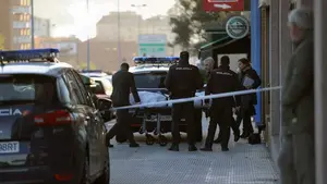 Encontrado el cuerpo de una joven asesinada en un portal tras acudir a su cena de empresa