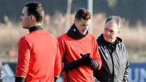 Joaquín Caparrós recupera a Oriol Riera para remontar la eliminatoria de Copa del Rey ante el Granada