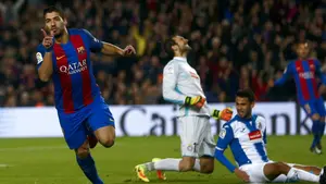 Iniesta y Messi ponen la clase; Suárez los goles en la amplia victoria ante el Espanyol en el Nou Camp