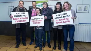 Diez años al servicio de los demás: la fundación París 365 celebra su aniversario repartiendo comida a los necesitados