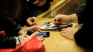 La locura se desata en Pamplona por conseguir el mejor disfraz para sorprender en Nochevieja