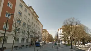 Le manda al hospital por una paliza en Pamplona y le espera a la salida para meterle otra