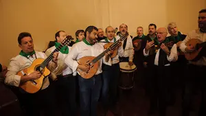 Cantando con devoci&oacute;n: as&iacute; se ha vivido la primera misa de la escalera de San Ferm&iacute;n en 2017