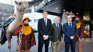 Las novedades de la Cabalgata de los Reyes Magos: récord de participación y saludo desde el balcón del Ayuntamiento