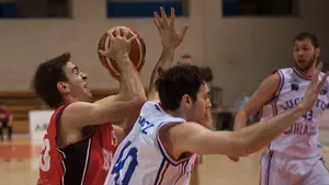 El Basket Navarra rompe su mala racha de resultados y consigue la victoria ante el Alcázar Soliss en la Upna