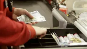 Detenida una cajera navarra de 26 a&ntilde;os por sisar 13.000 euros de la tienda deportiva de Berriozar en la que trabajaba