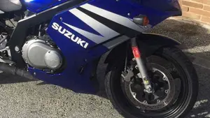 Pillan cómo un mecánico de Pamplona roba piezas de motos para abaratar los costes de las reparaciones a sus clientes