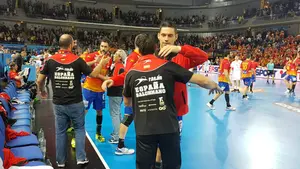 Espa&ntilde;a gana a Macedonia en el Mundial de Francia y se jugar&aacute; el primer puesto del grupo ante Eslovenia