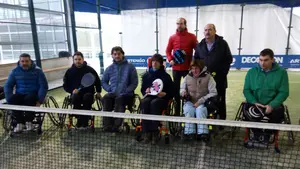 Ibili y Berrikilan presentan la primera escuela de pádel adaptado, fruto de un convenio entre ambas entidades