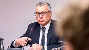 El Defensor del Pueblo plantea agilizar la acogida y la posibilidad de que Navarra dé asilo a más refugiados