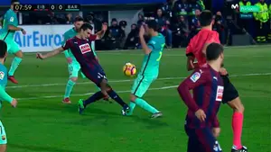 El jugador del Barcelona Busquets, con esguince en el ligamento lateral externo del  tobillo derecho