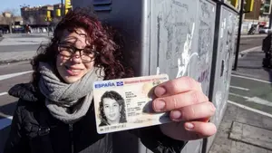 El curioso nombre de esta joven se hace viral: "Me llamo Luz Cuesta Mogollón, pero la subida de la factura no es culpa mía"