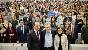 Martin Baron, director del Washington Post, en Pamplona: "El mejor lugar para escuchar al pueblo son las redes sociales"