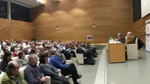 El prestigioso historiador Juan Pablo Fusi llena Civican en su análisis de la Transición española